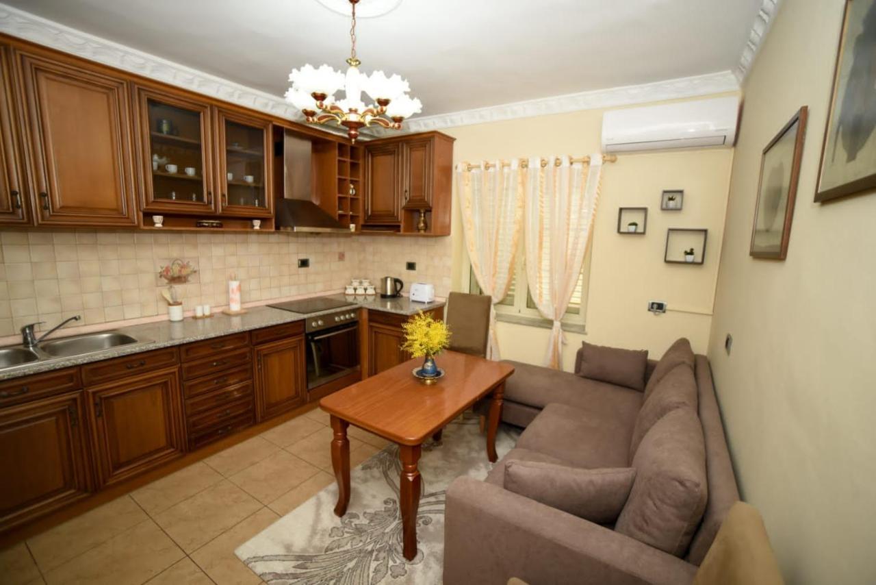 Amli Apartament Appartement Tirana Buitenkant foto