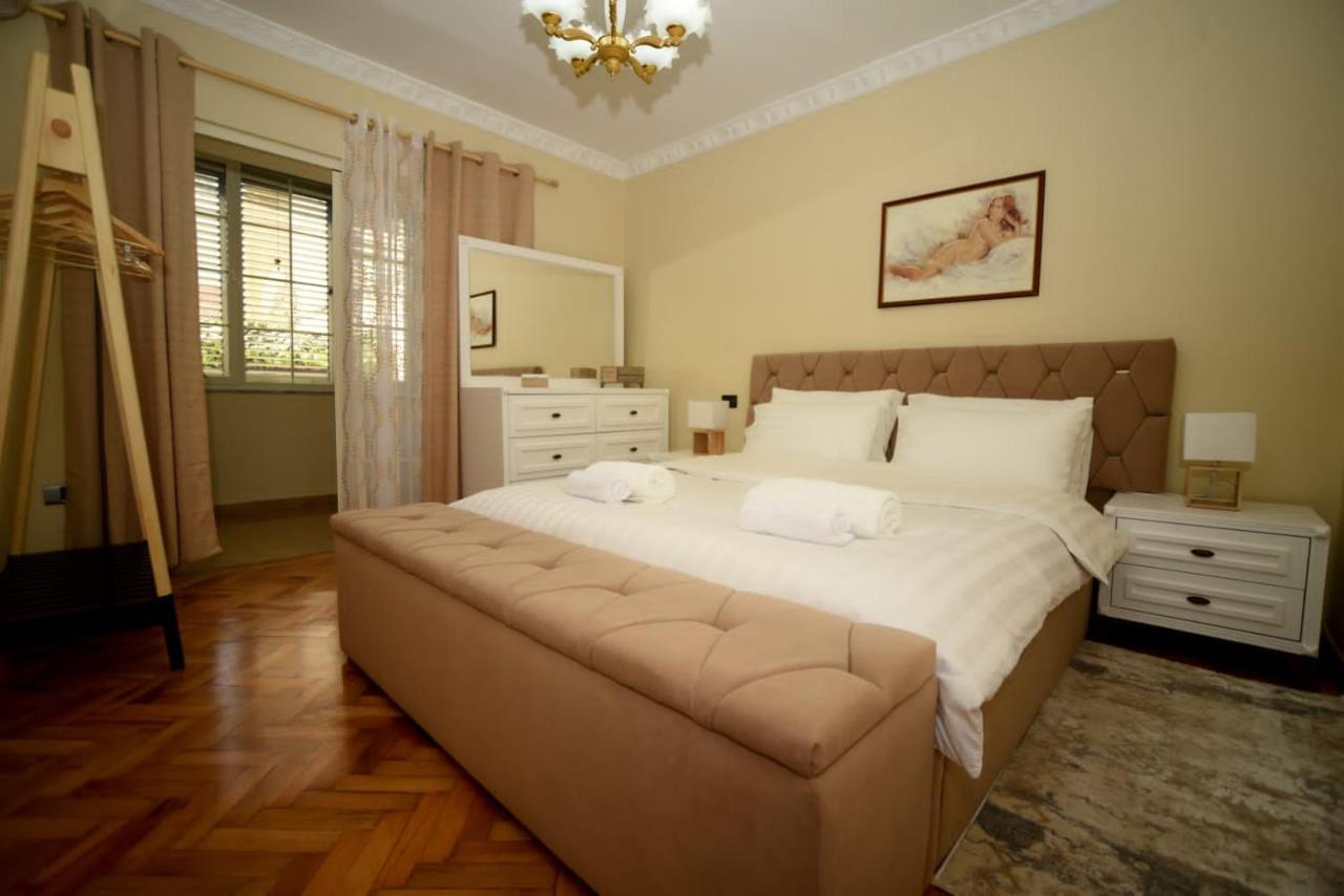Amli Apartament Appartement Tirana Buitenkant foto
