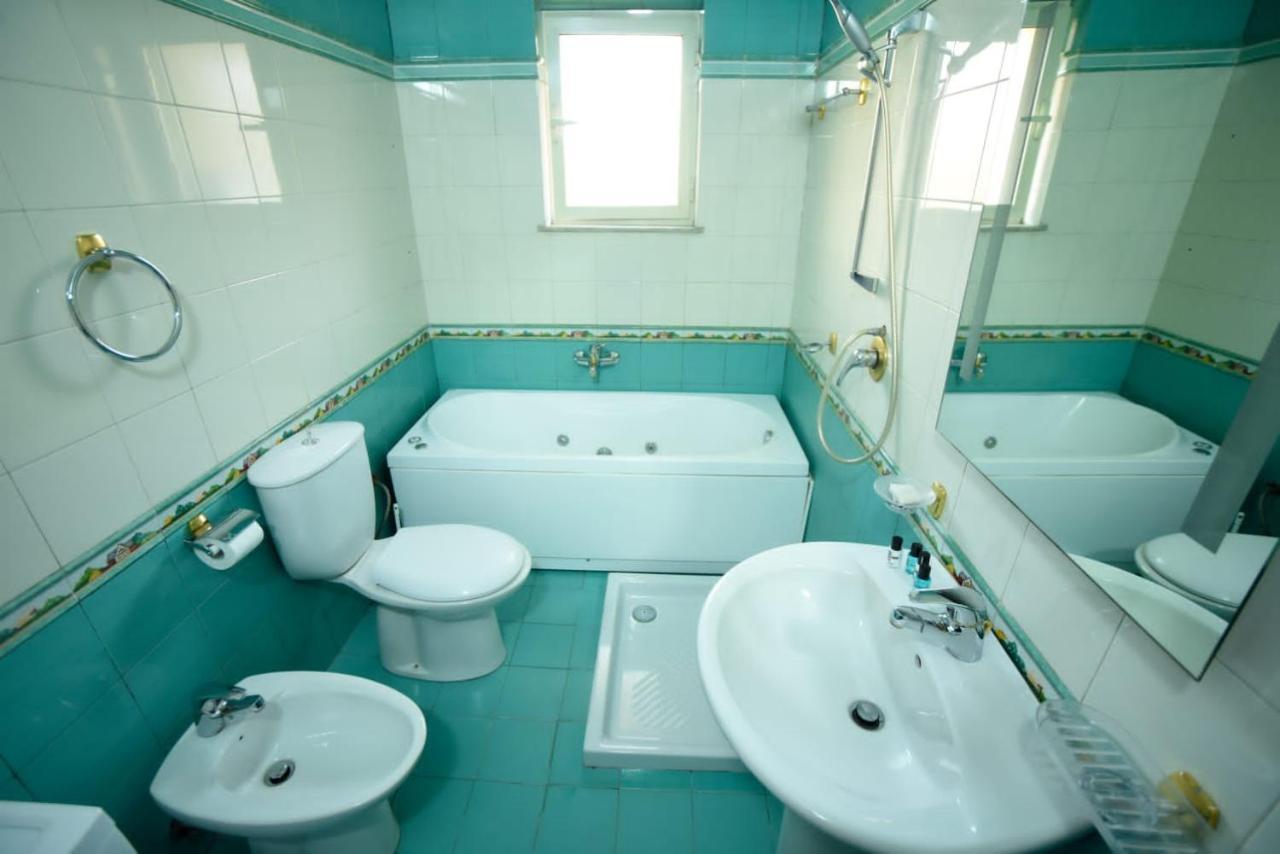 Amli Apartament Appartement Tirana Buitenkant foto